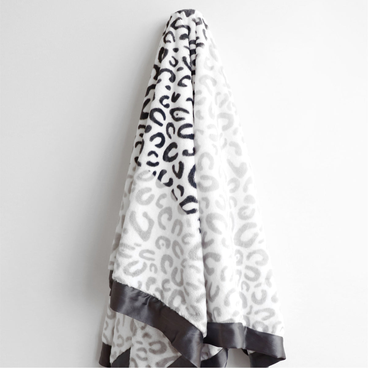 Luxe™ Shadow Leopard Throw